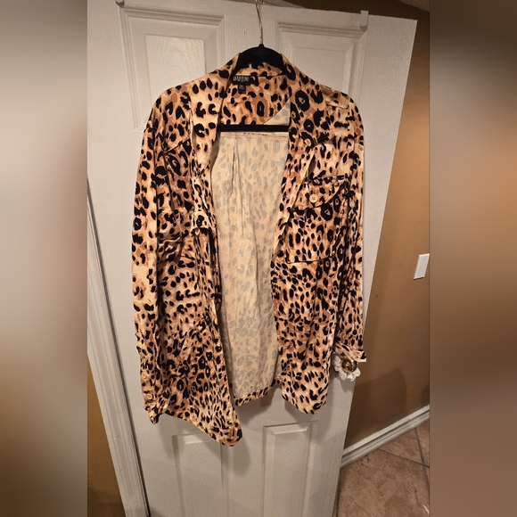 LuLaRoe Jackets & Blazers - Lularoe 2xl animal Print light coat